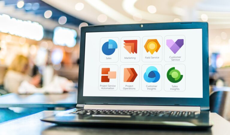 Uživatelské rozhraní CRM systému Microsoft Dynamics 365 Sales Hub zobrazující přehled obchodních příležitostí.